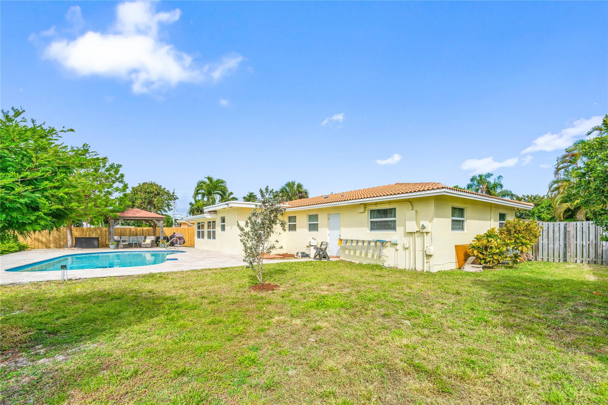 4430 NW 10th St