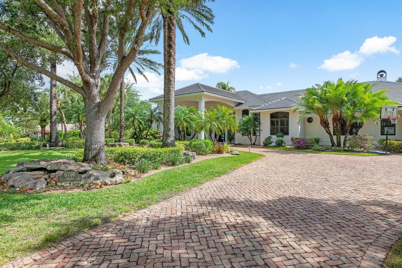 6700 Yellowstone Ln