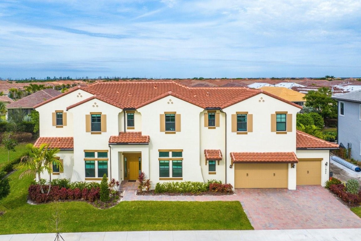 11905 N Baypoint Cir