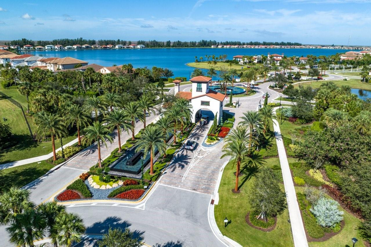 11905 N Baypoint Cir