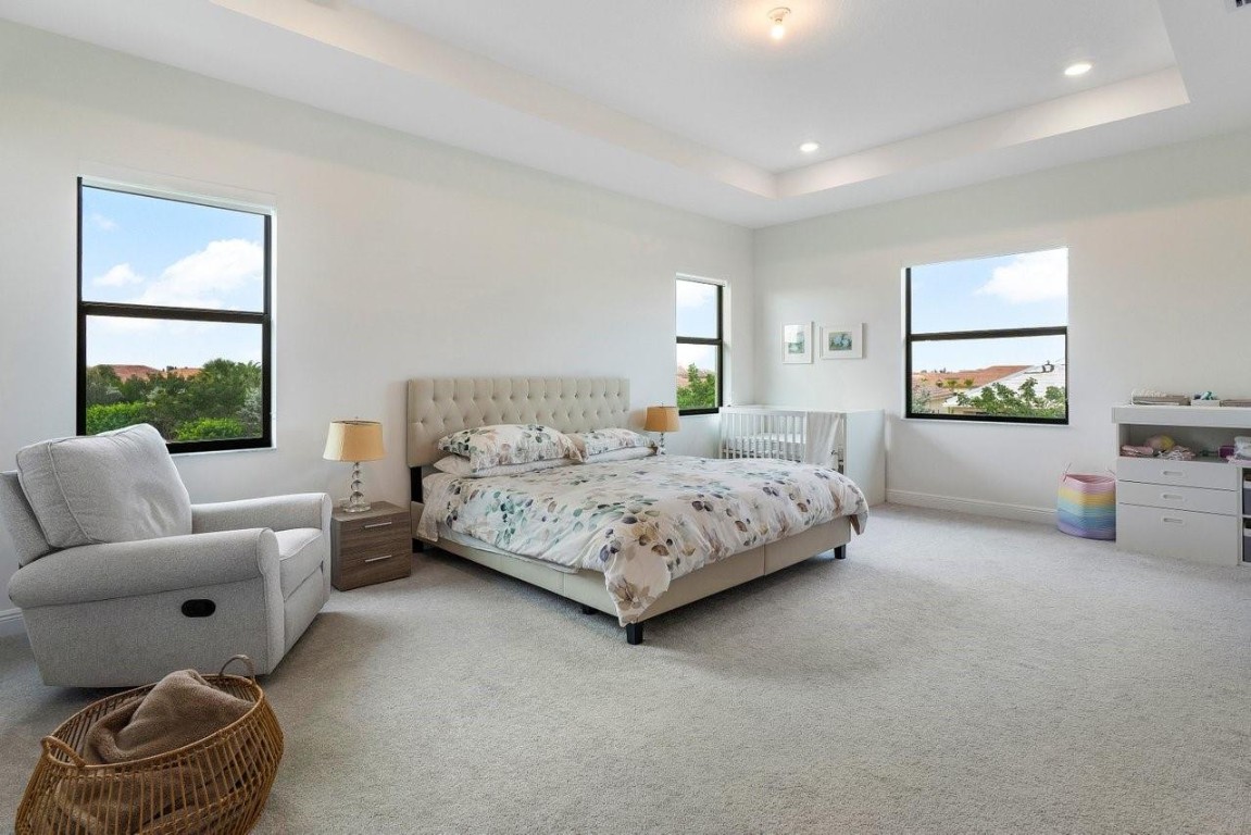 11905 N Baypoint Cir