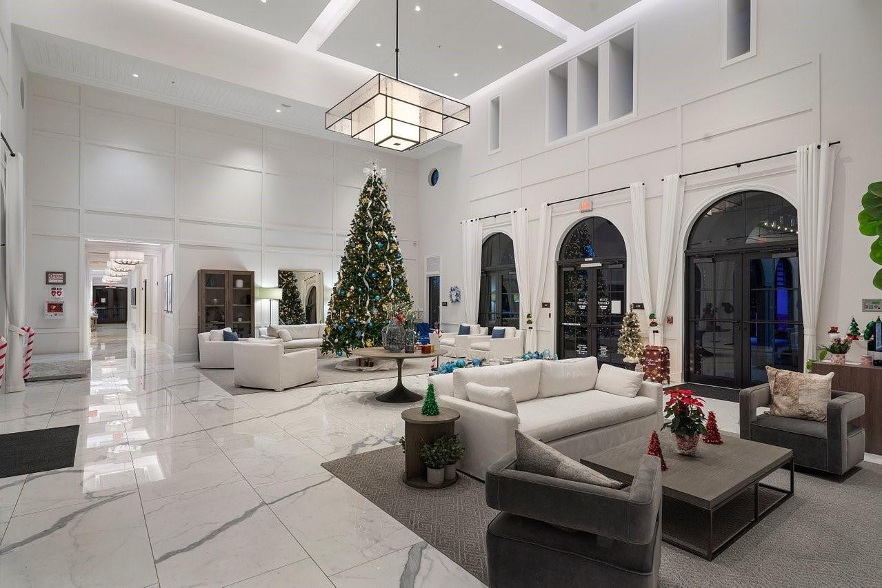 11905 N Baypoint Cir