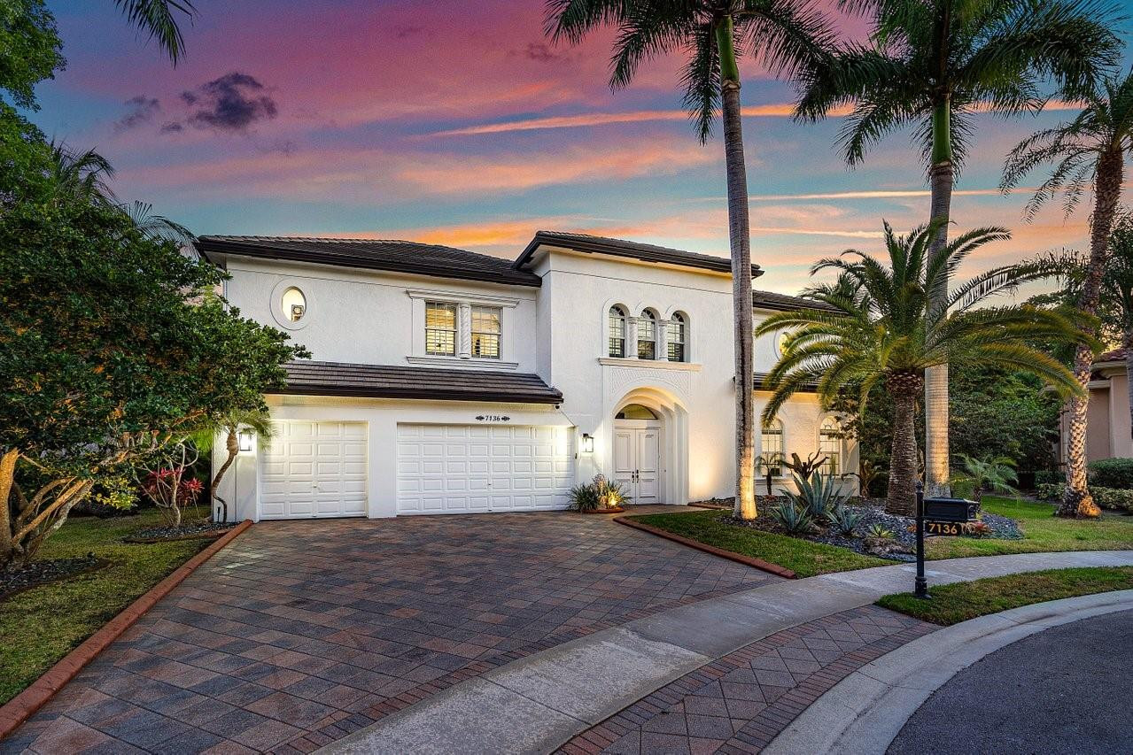 7136 NW 70th Manor
