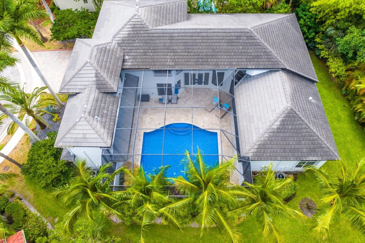 7136 NW 70th Manor