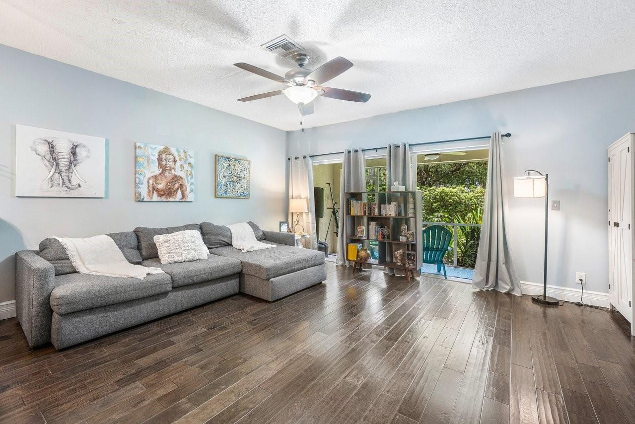 4815 Palmbrooke Cir