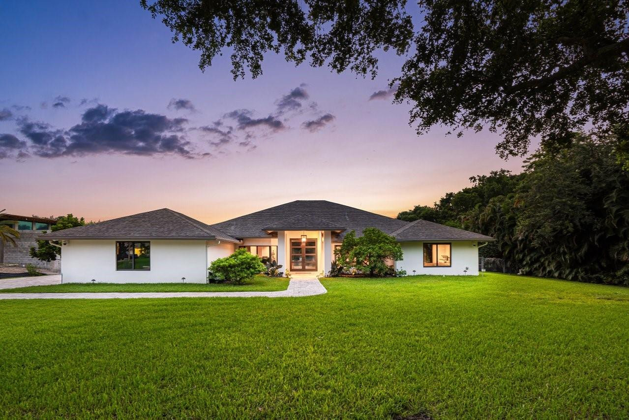 6183 NW 74th Ter