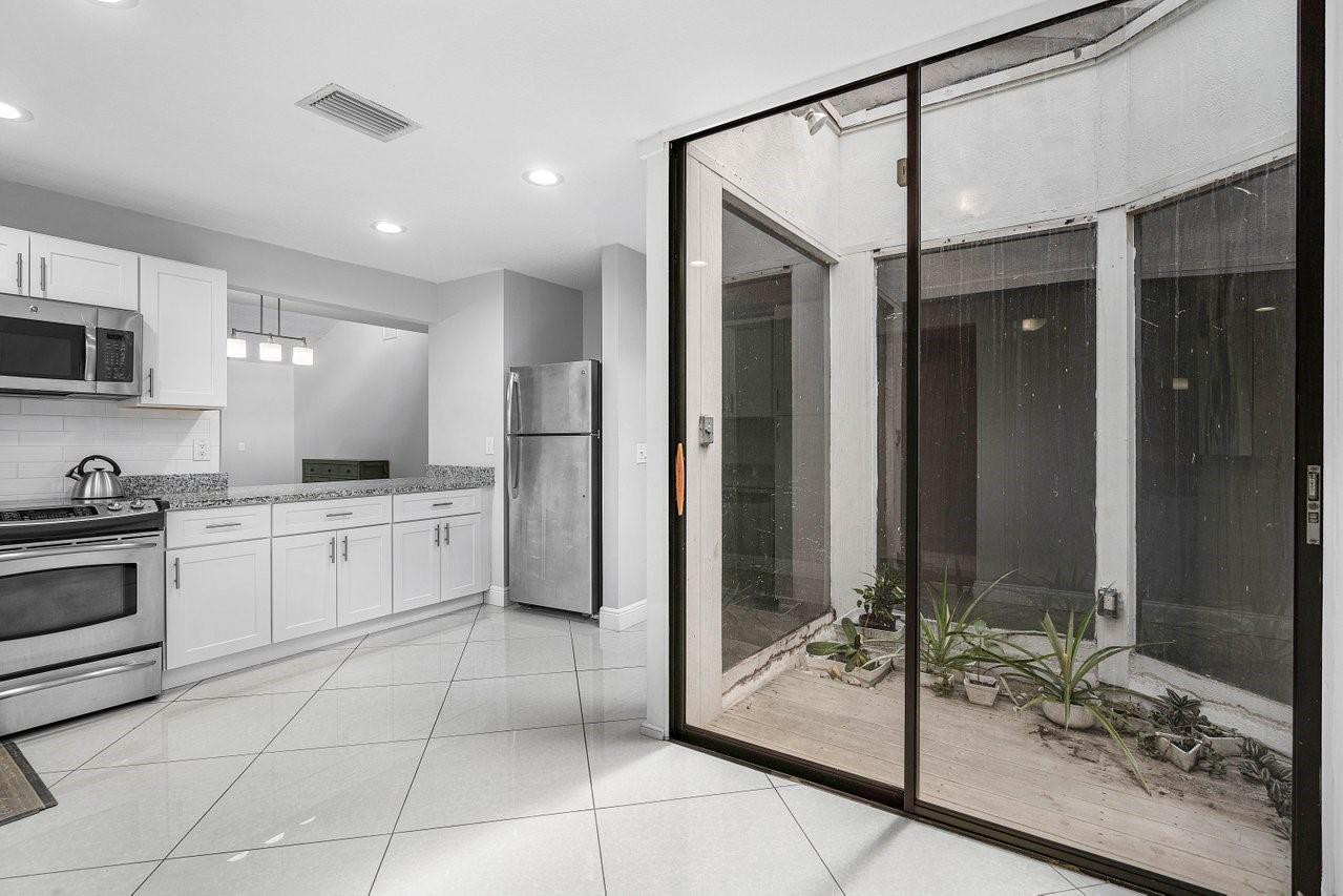 1895 Deer Creek Wildwood Ln N 1895