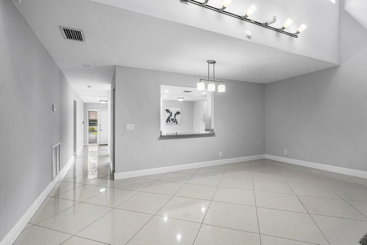 1895 Deer Creek Wildwood Ln N 1895