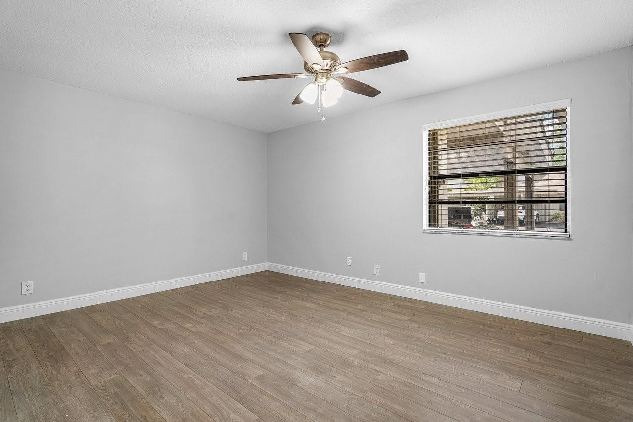 1895 Deer Creek Wildwood Ln N 1895