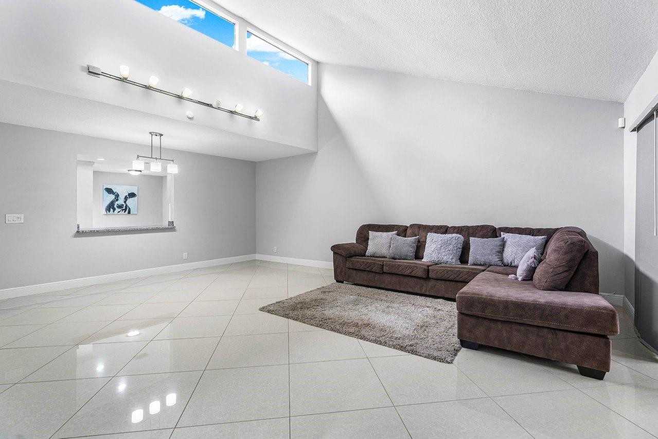 1895 Deer Creek Wildwood Ln N 1895