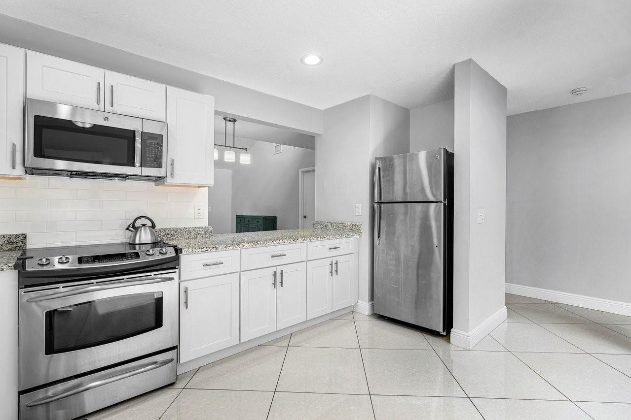 1895 Deer Creek Wildwood Ln N 1895