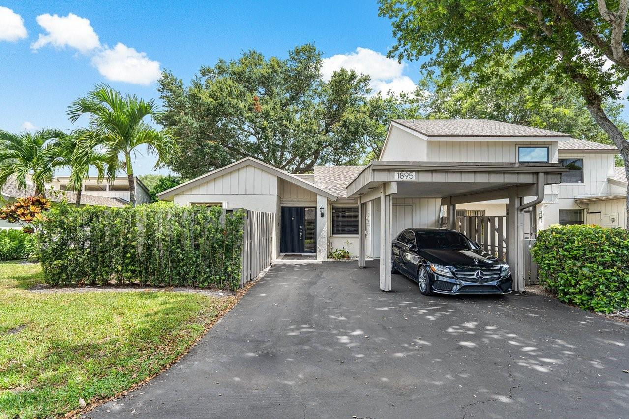 1895 Deer Creek Wildwood Ln N 1895