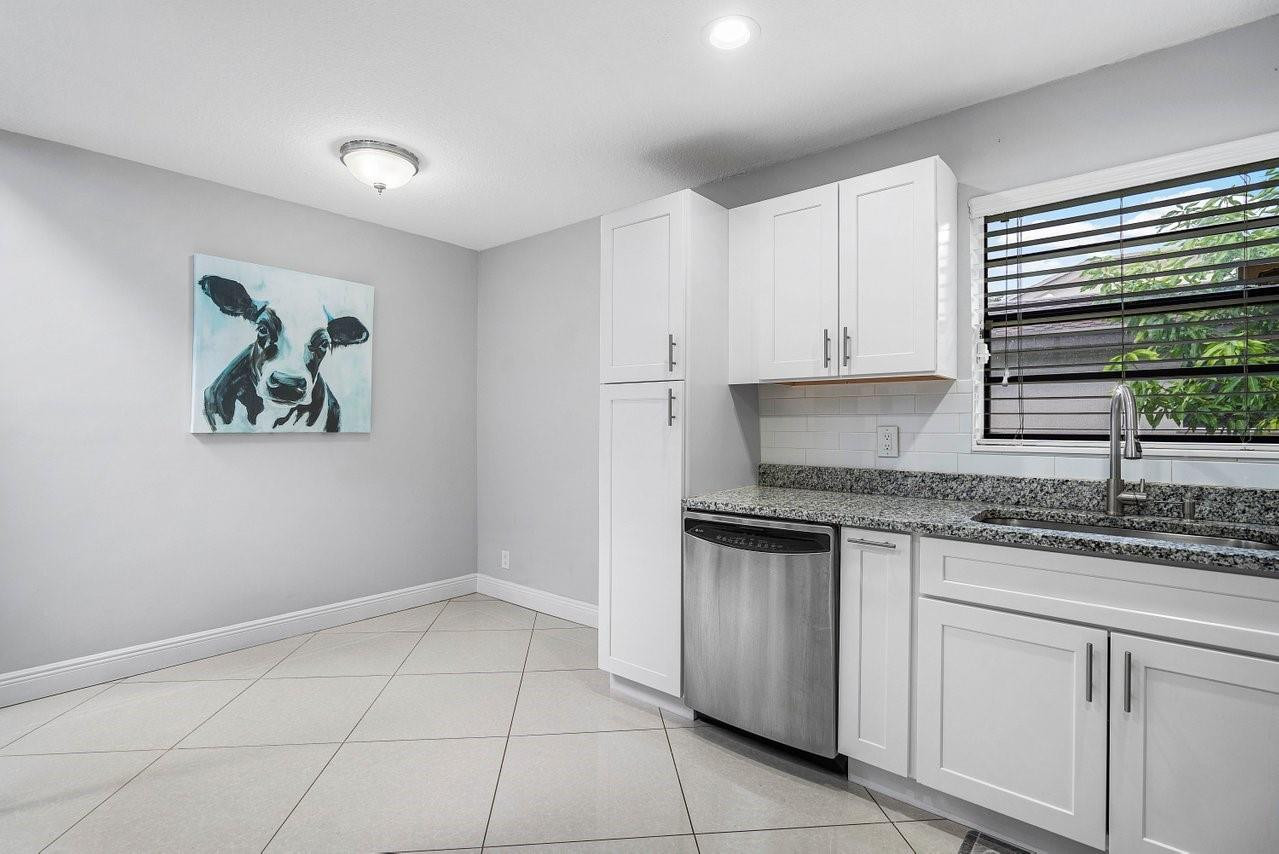 1895 Deer Creek Wildwood Ln N 1895