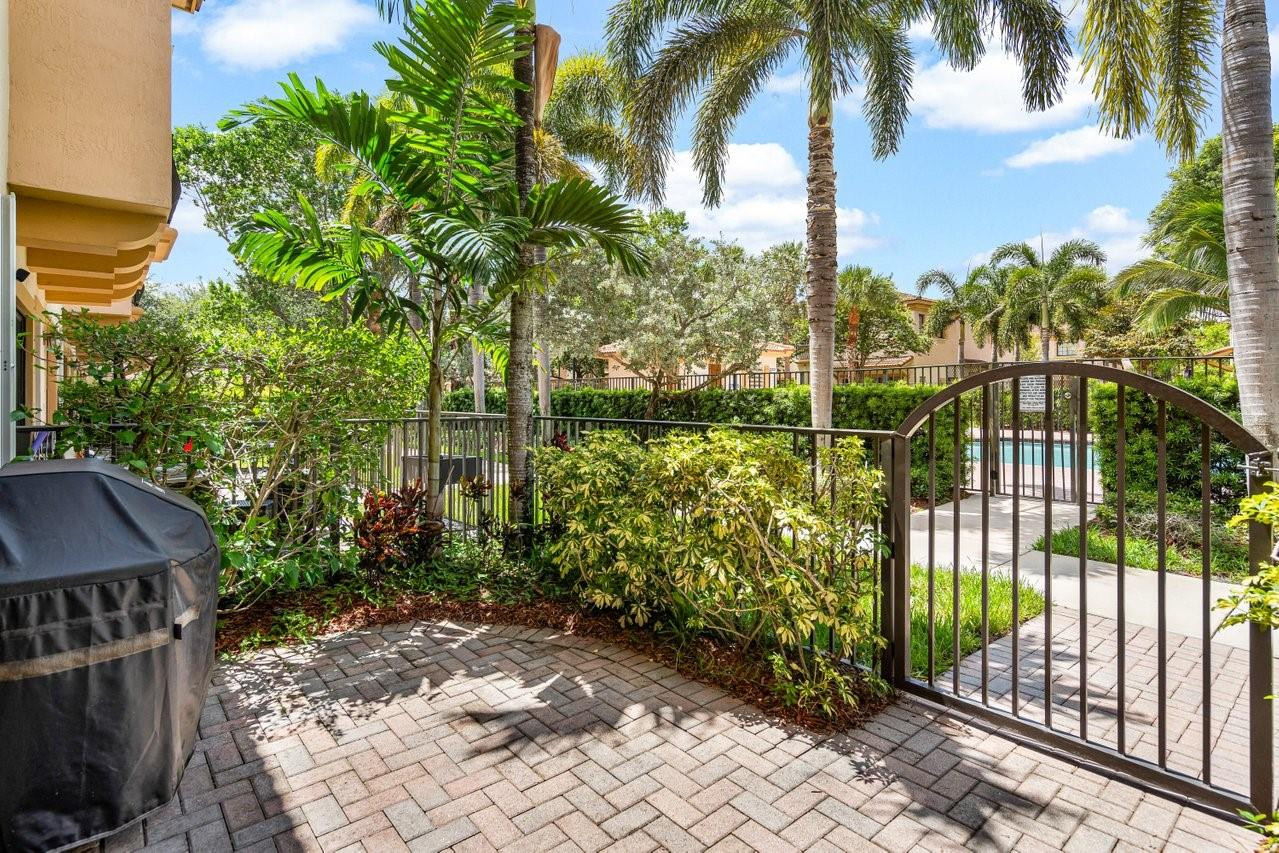 4753 Cypress St 4753