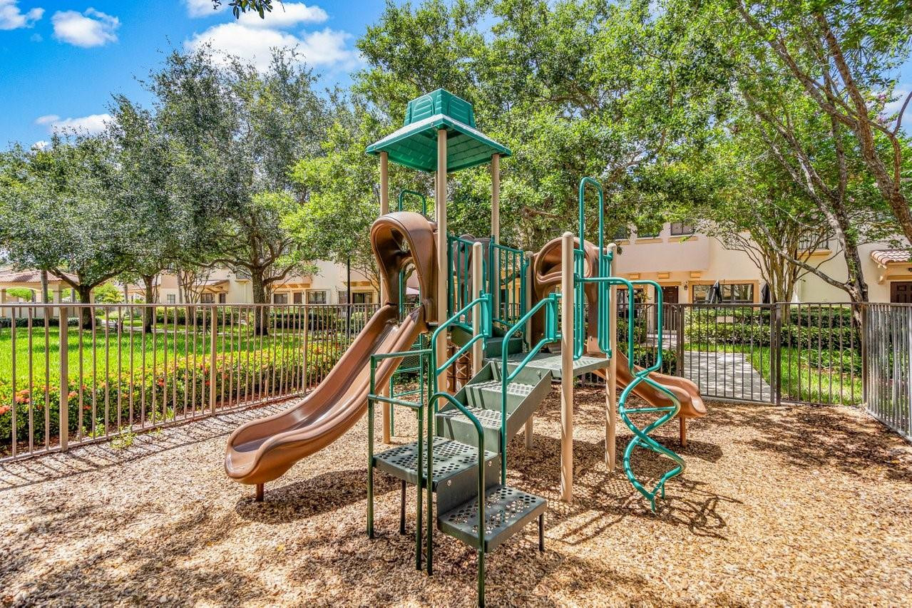 4753 Cypress St 4753