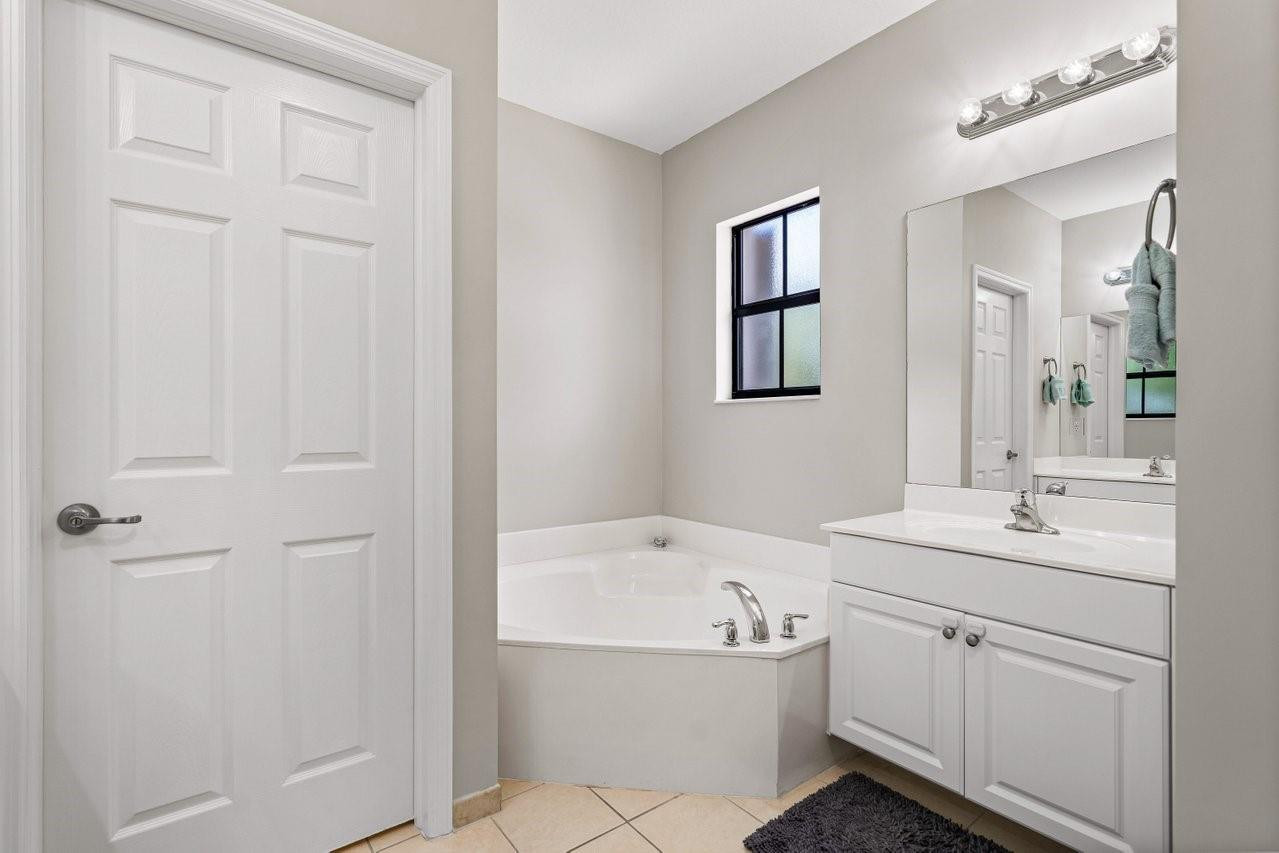 4753 Cypress St 4753