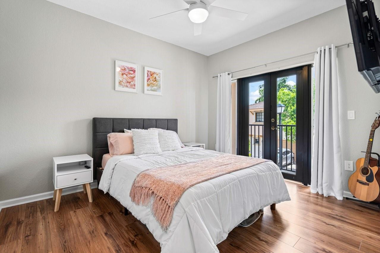 4753 Cypress St 4753