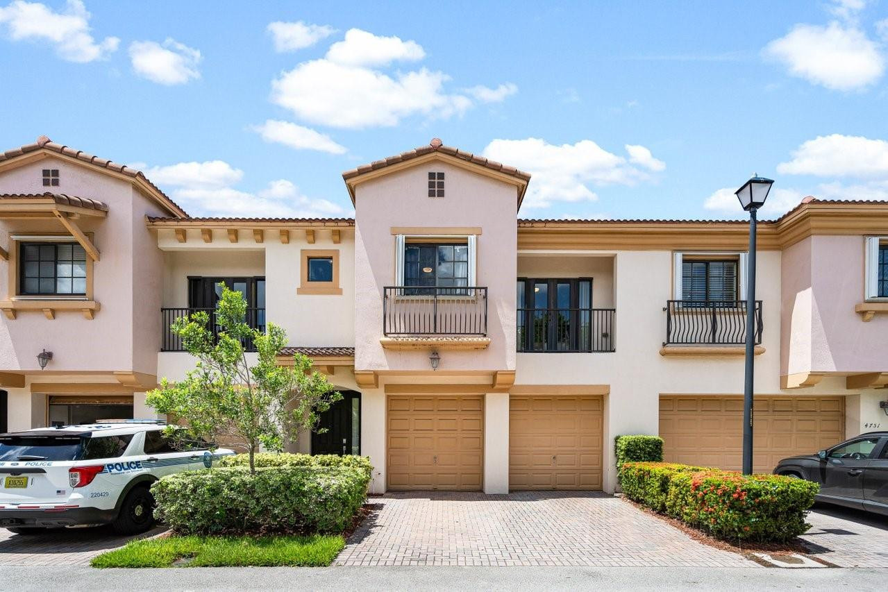 4753 Cypress St 4753