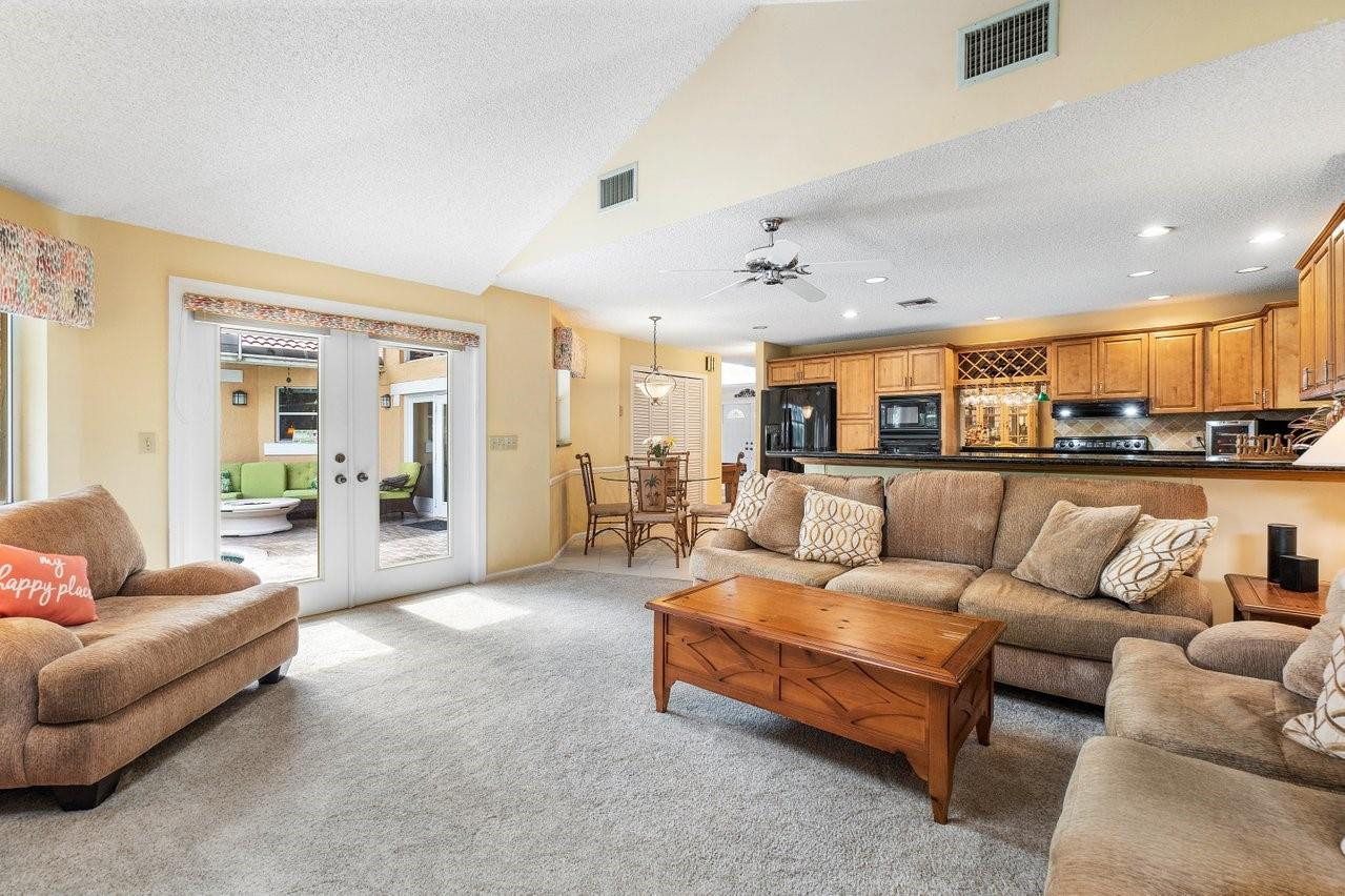 12133 Classic Dr