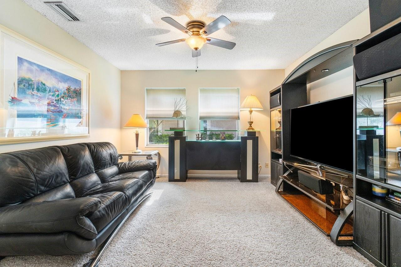 12133 Classic Dr