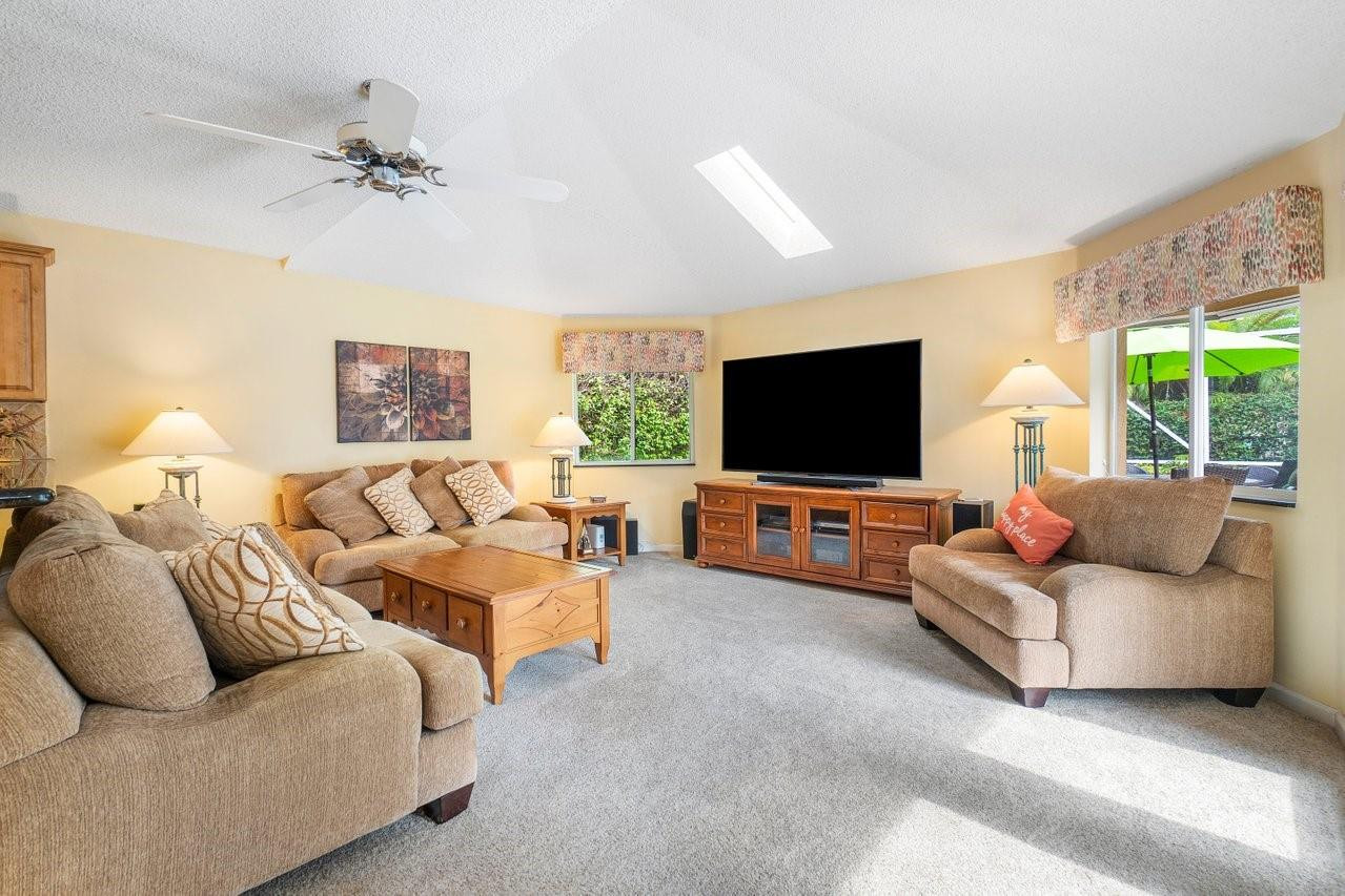 12133 Classic Dr