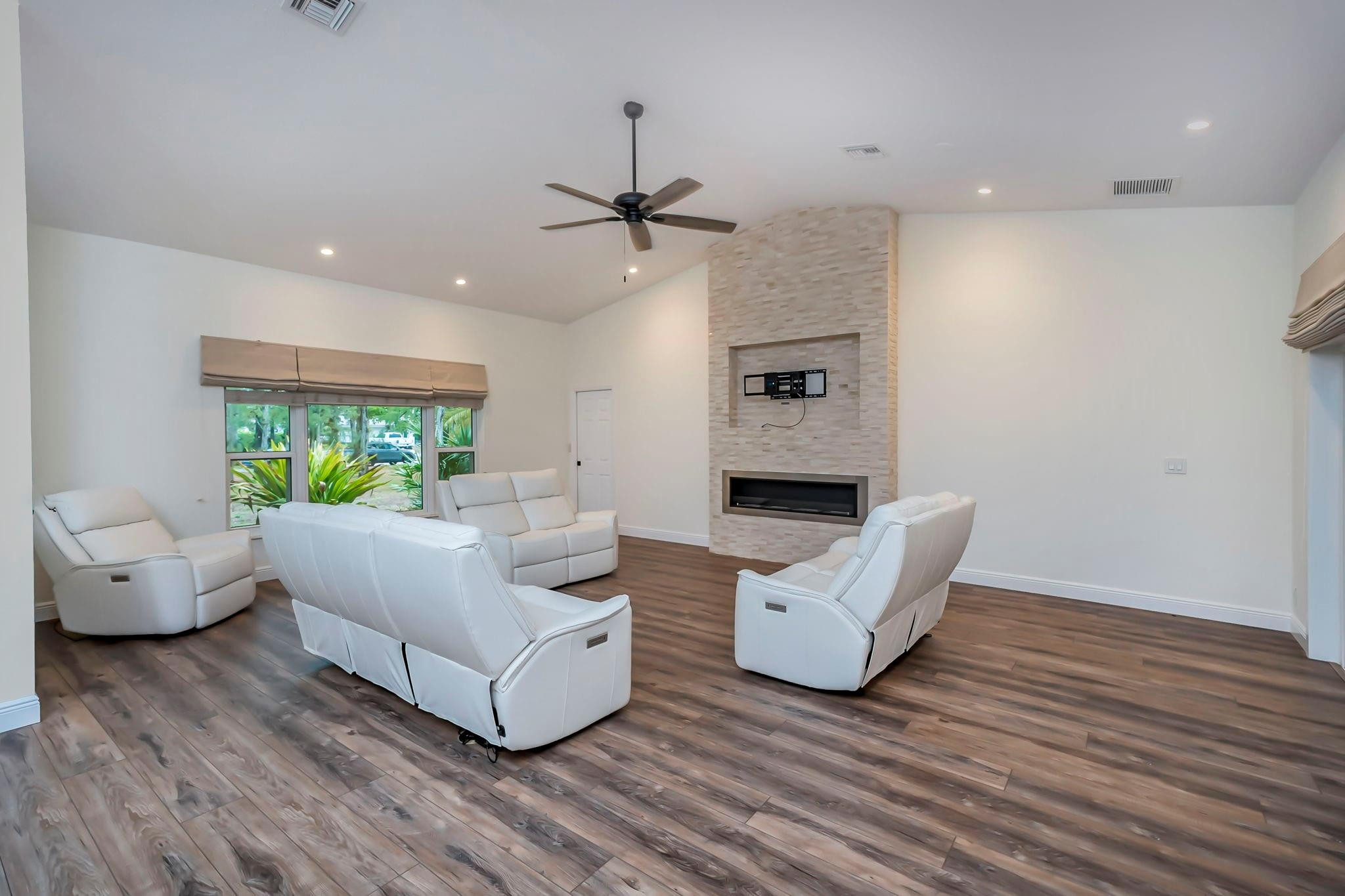 6329 NW 79th Way