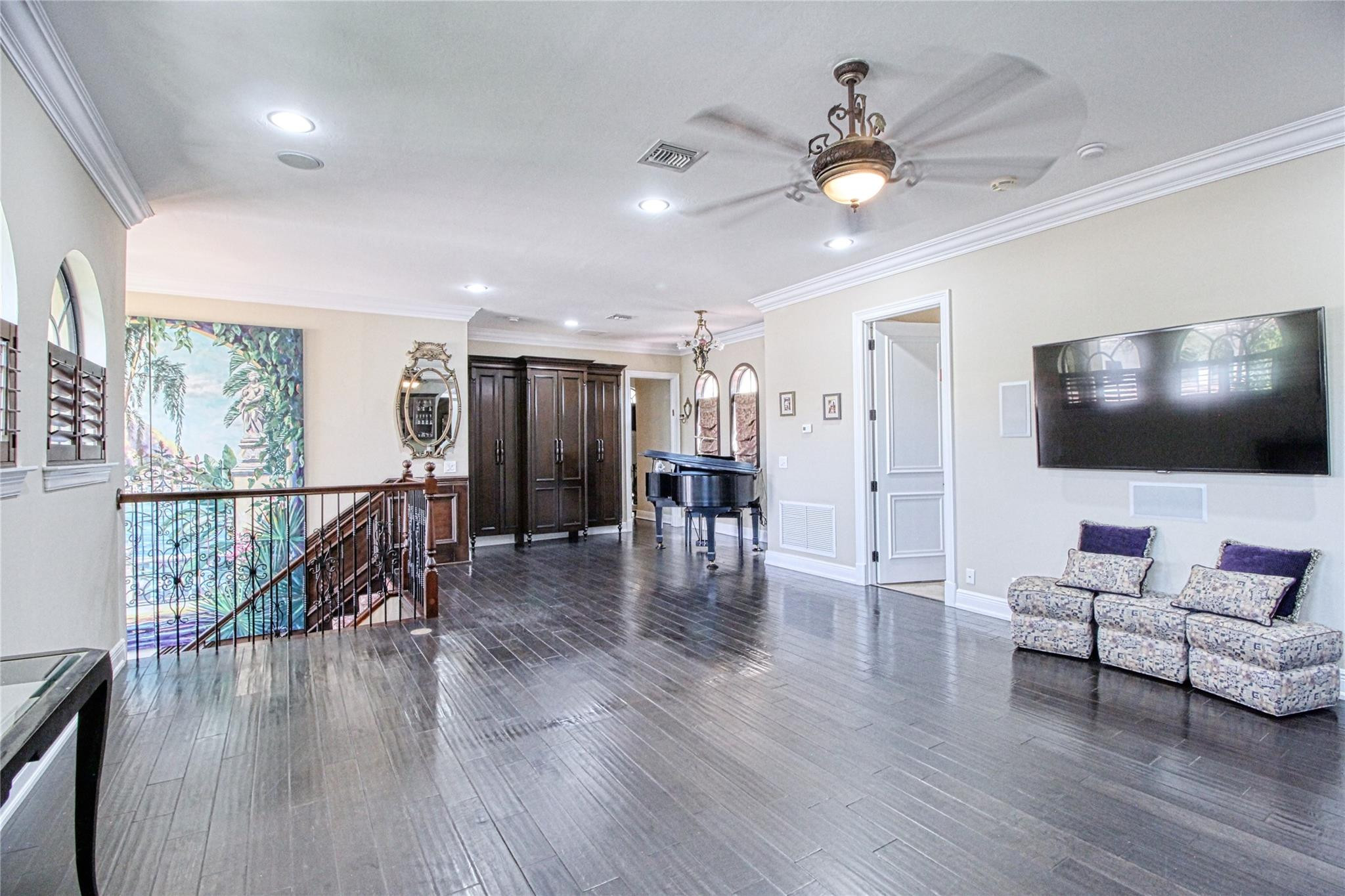 7065 Spyglass Avenue