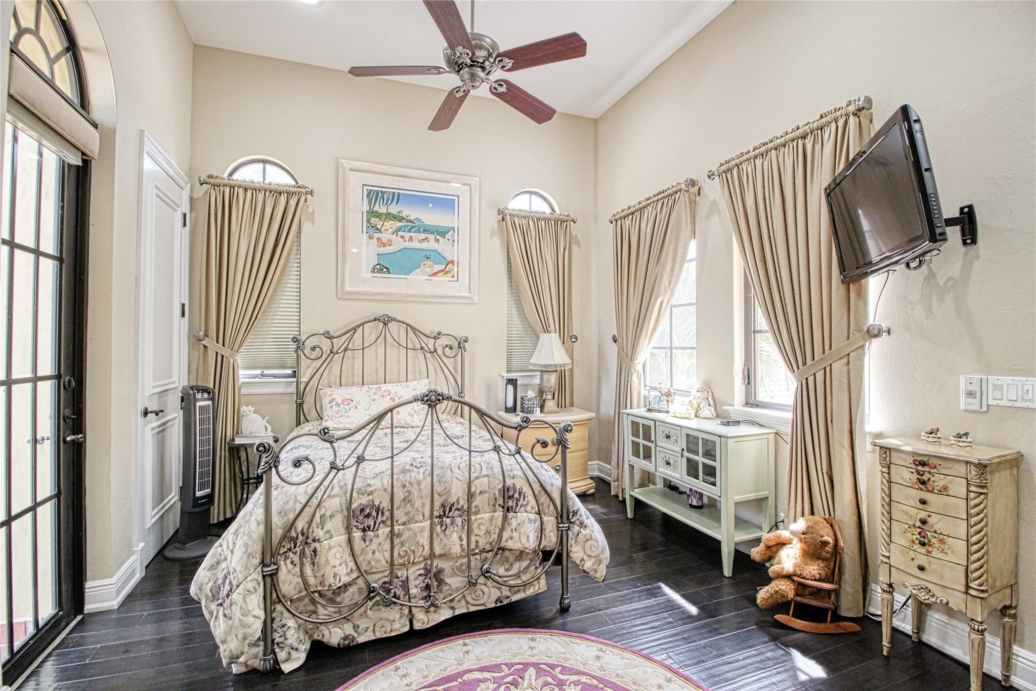 7065 Spyglass Avenue