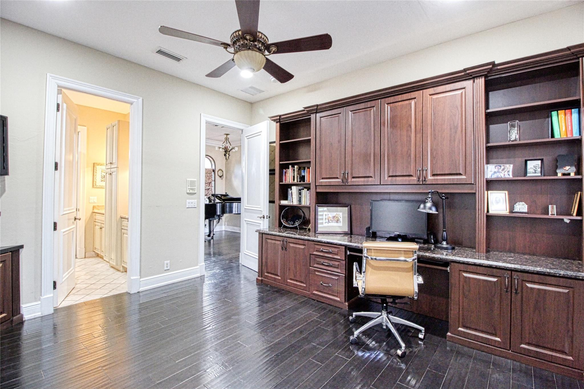 7065 Spyglass Avenue