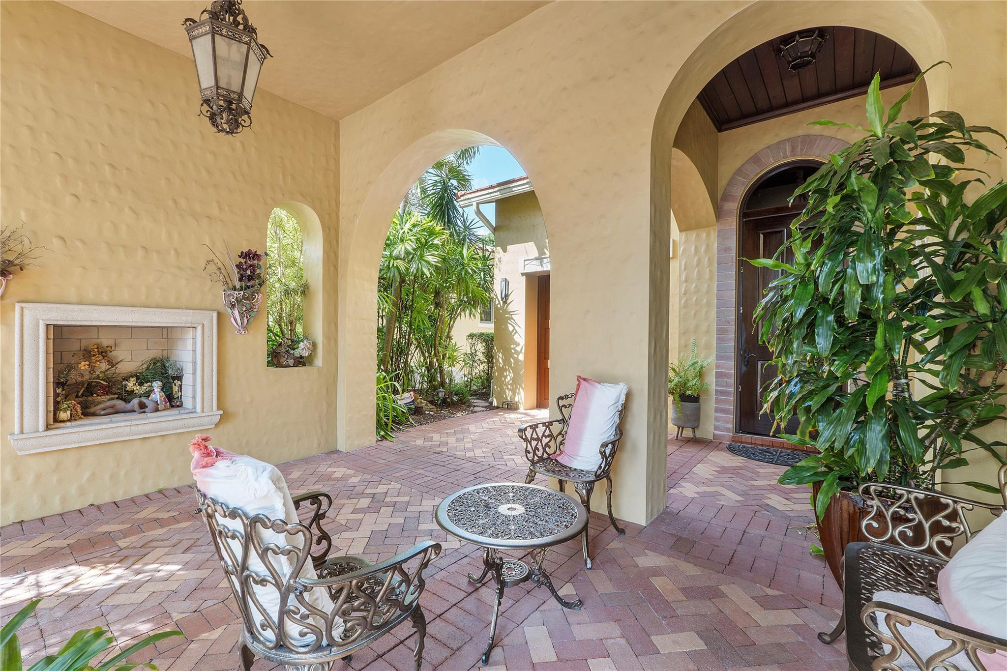 7065 Spyglass Avenue