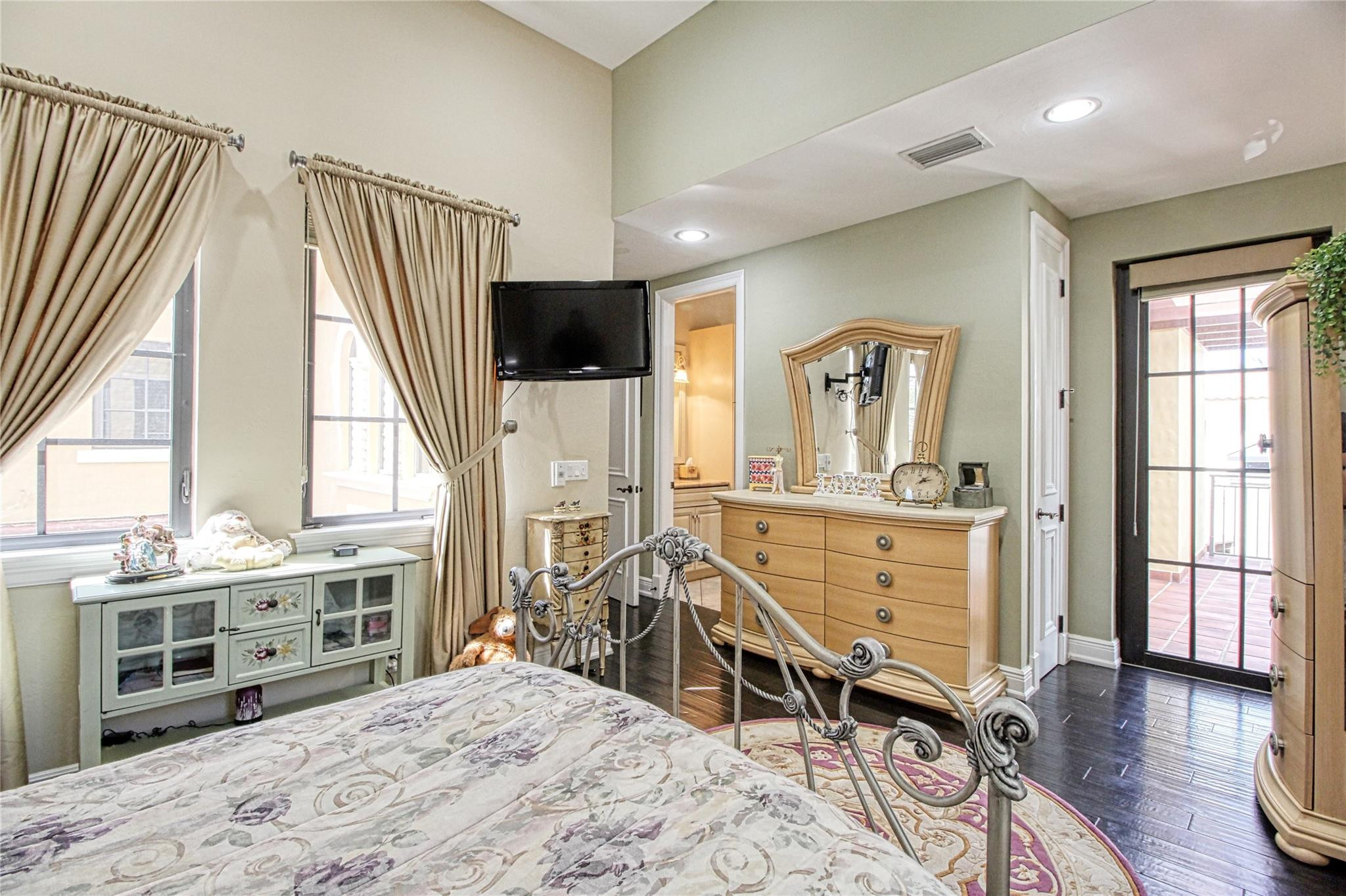 7065 Spyglass Avenue