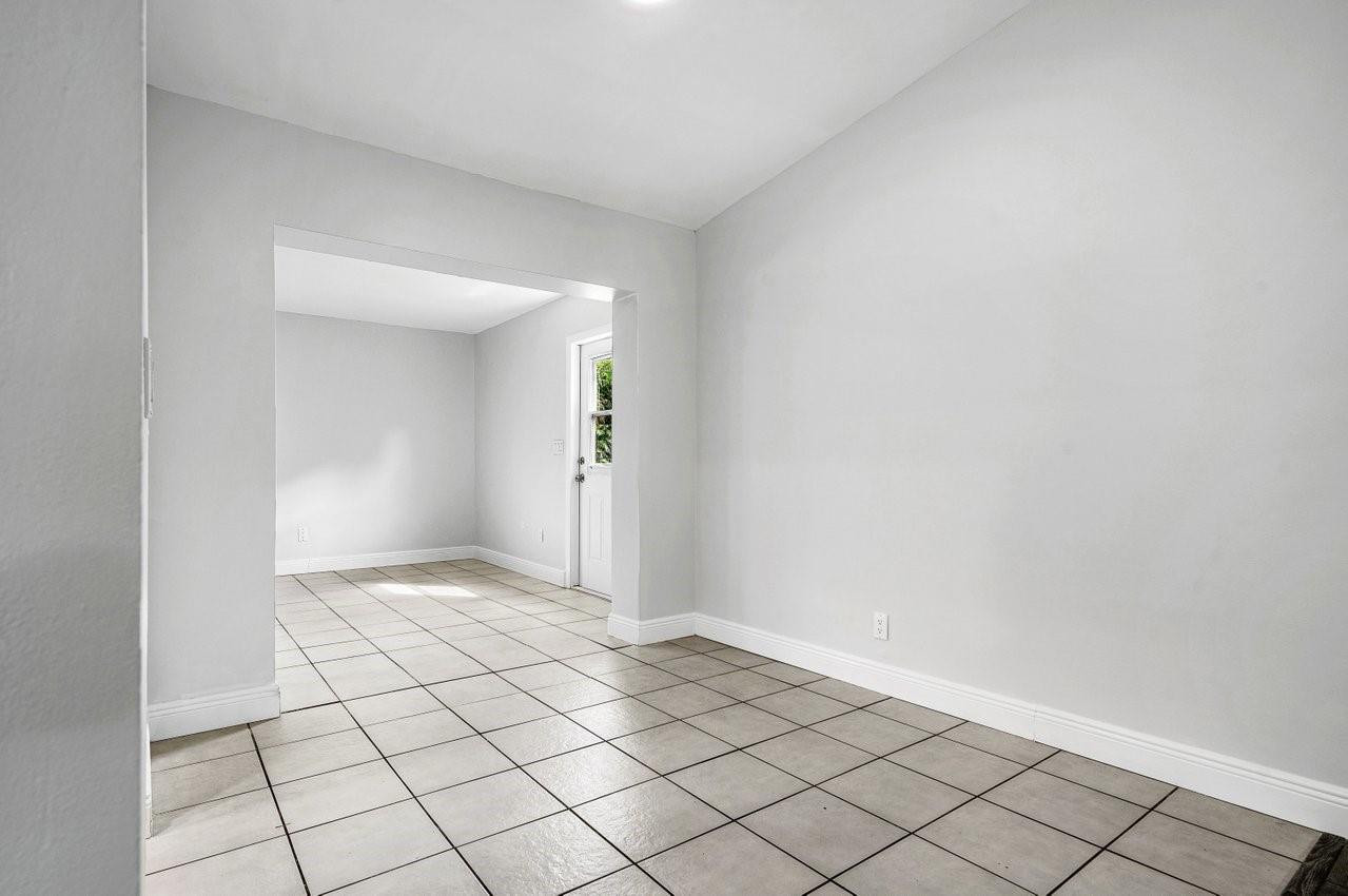 1235 NW 87th Ave