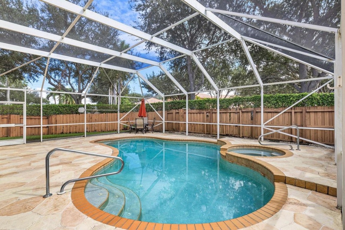 7882 NW 62nd Terrace