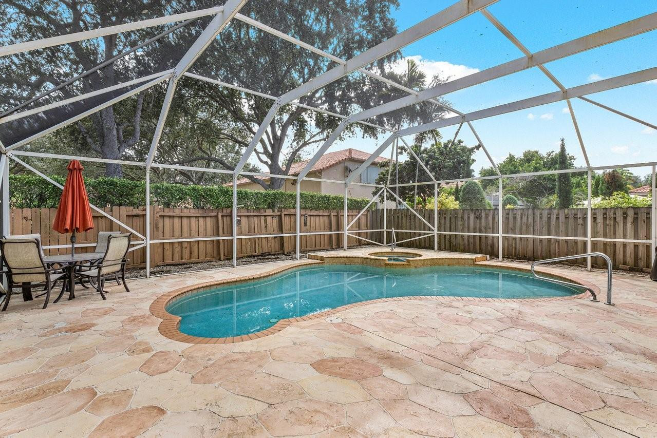 7882 NW 62nd Terrace