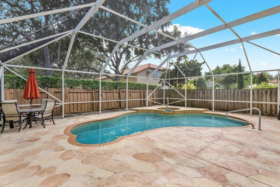 7882 NW 62nd Terrace