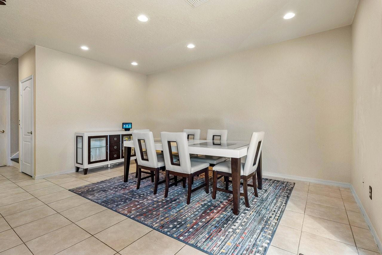 7882 NW 62nd Terrace