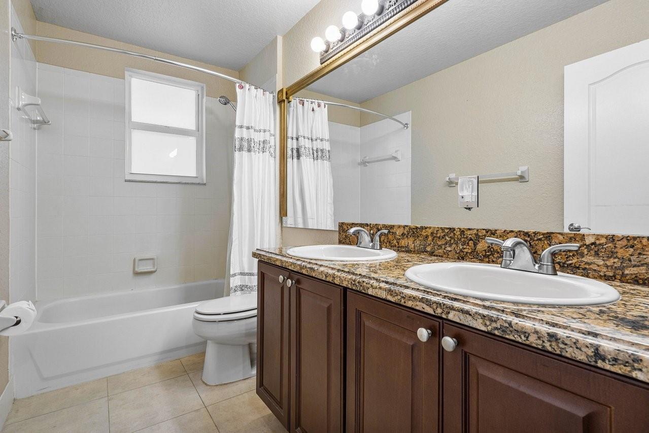 7882 NW 62nd Terrace