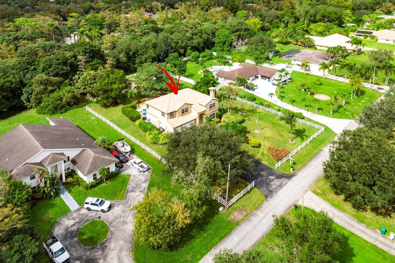 5811 NW 80th Ter
