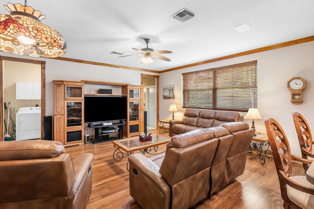 5811 NW 80th Ter