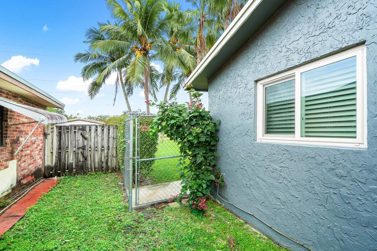 3128 NW 113th Ave