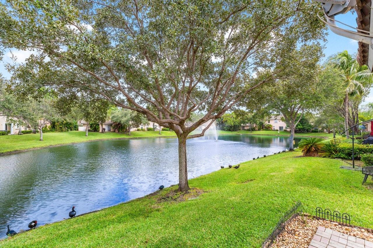 8947 NW 53rd St