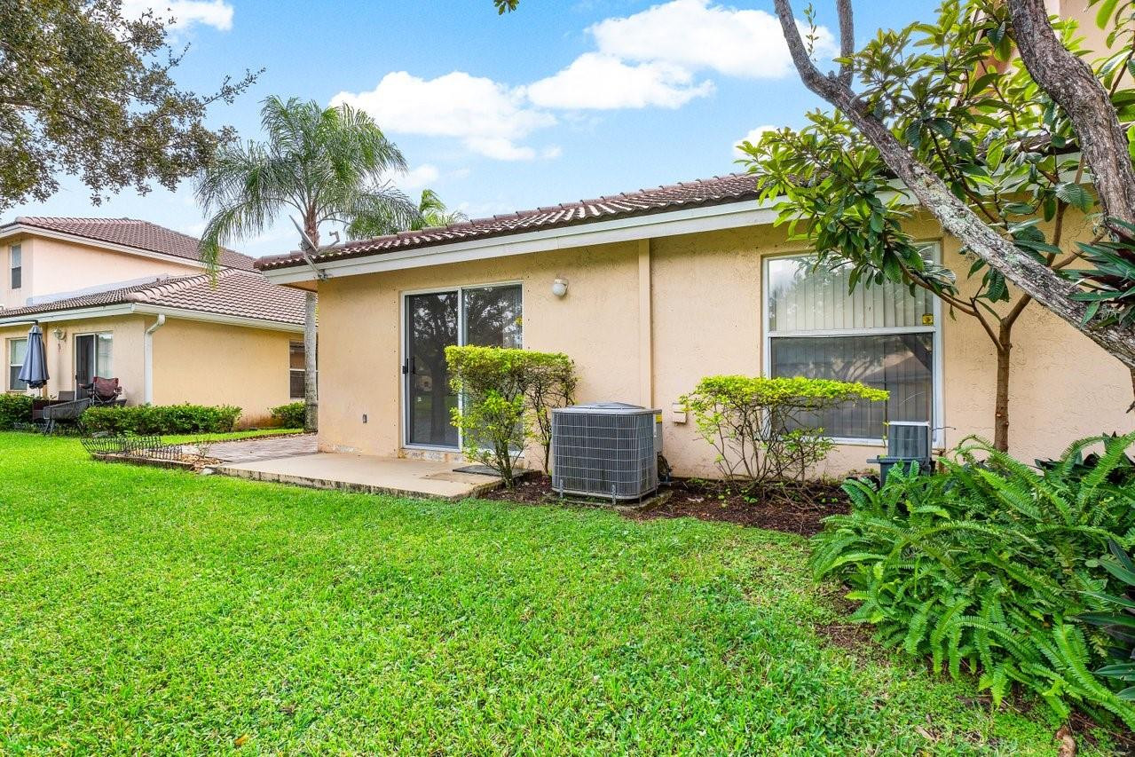 8947 NW 53rd St