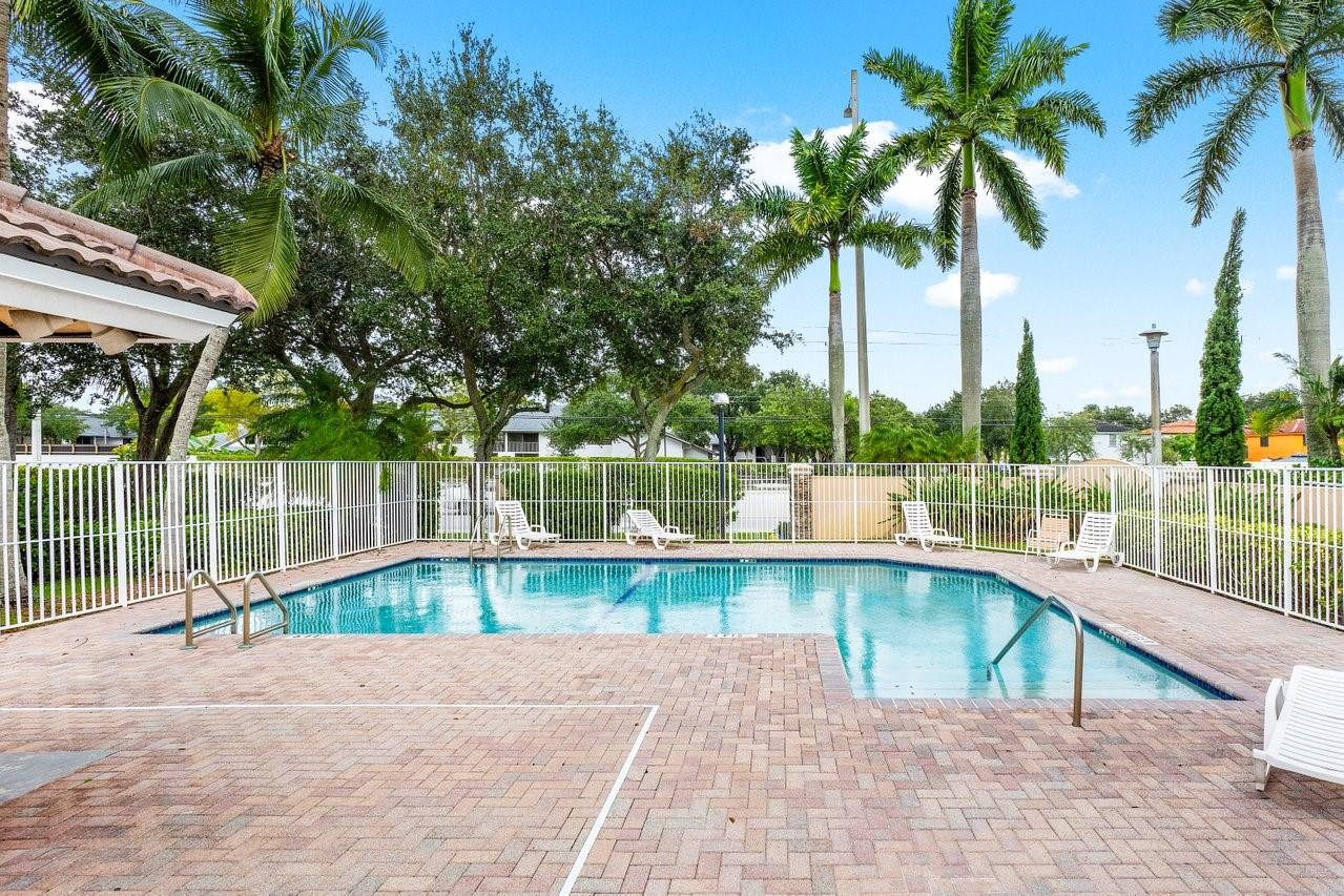 8947 NW 53rd St