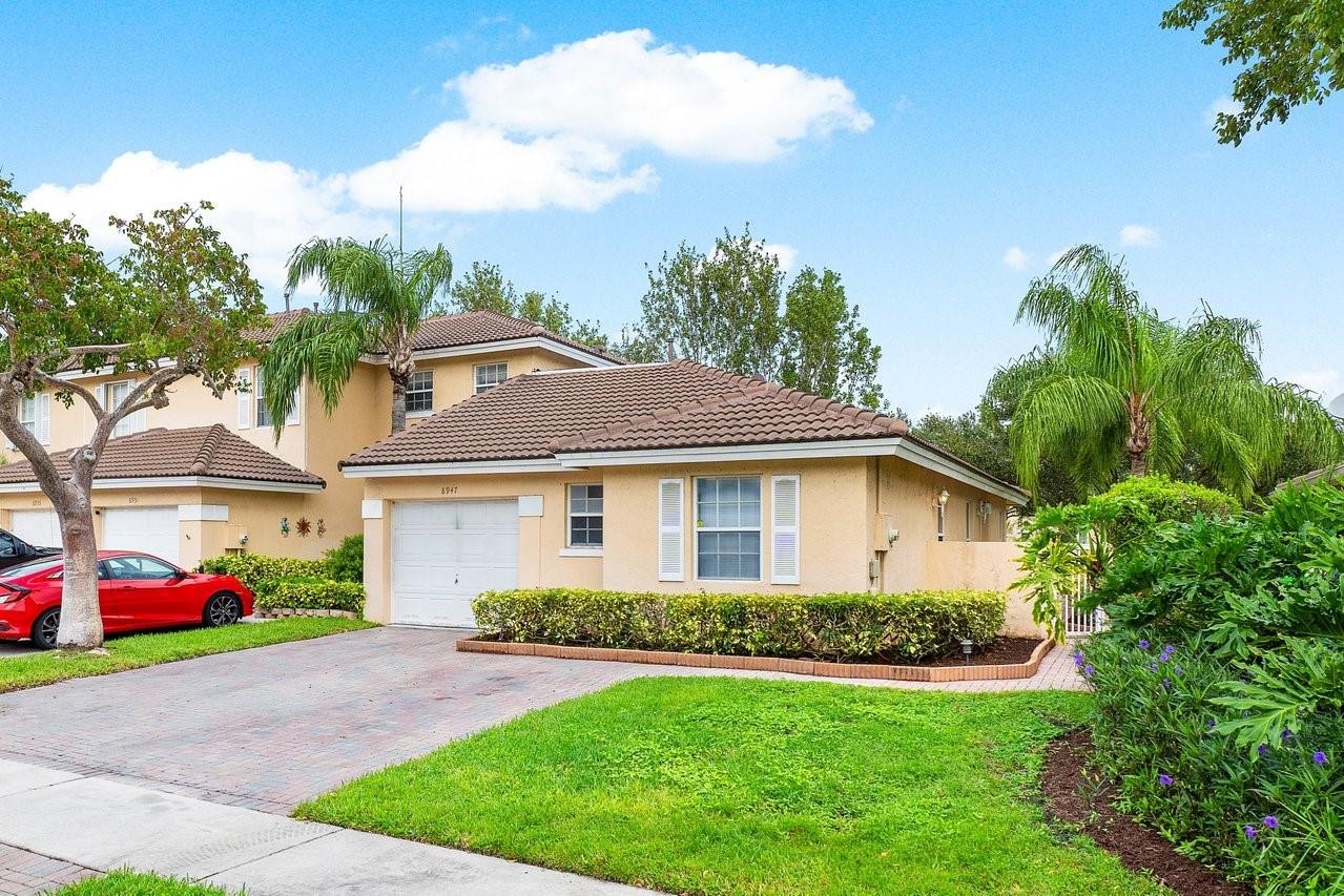 8947 NW 53rd St