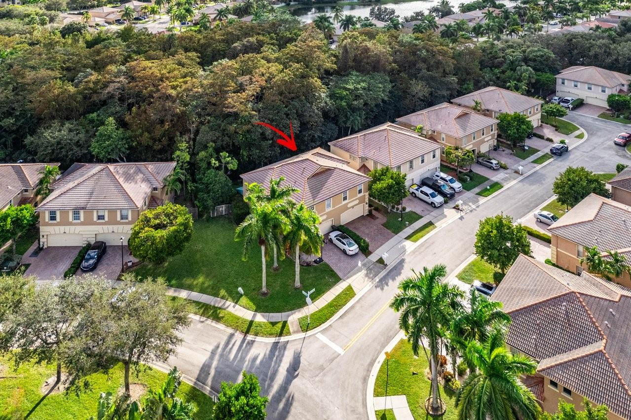 3652 Asperwood Cir