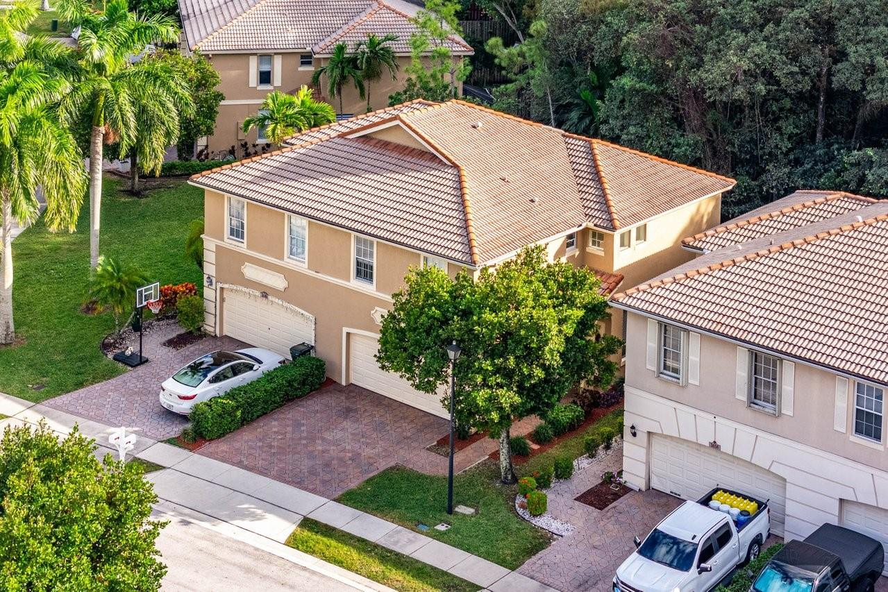 3652 Asperwood Cir
