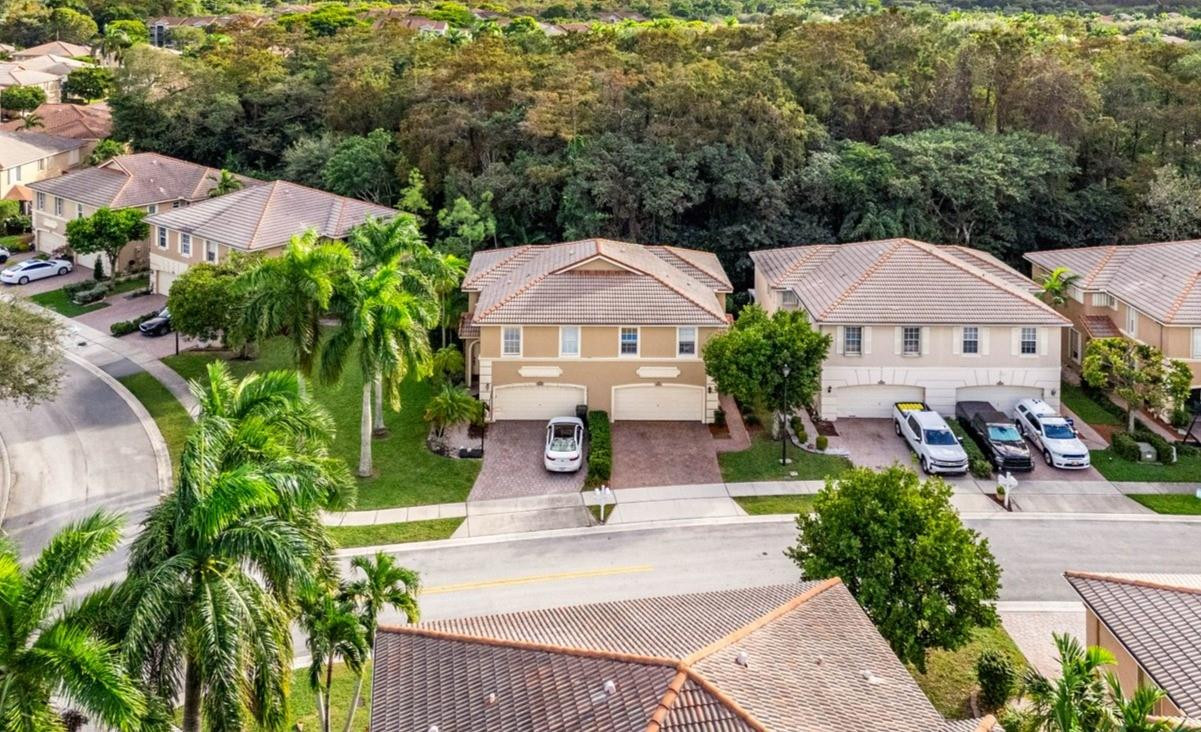 3652 Asperwood Cir