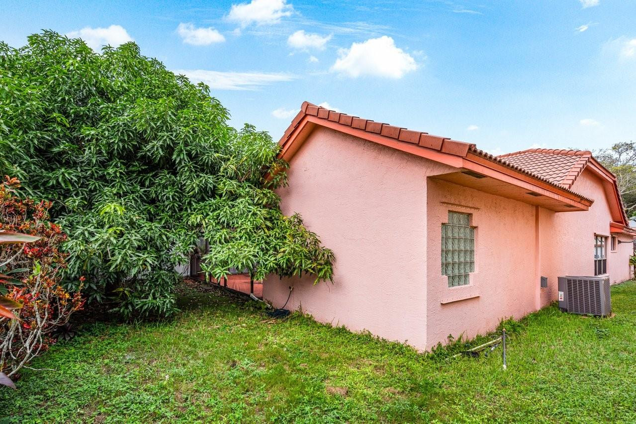 9420 NW 18th Mnr