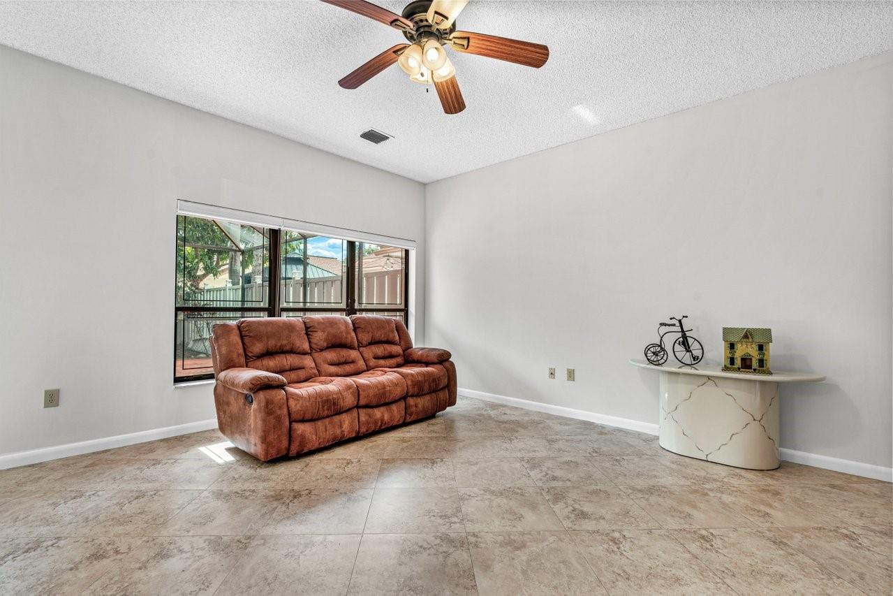 9420 NW 18th Mnr