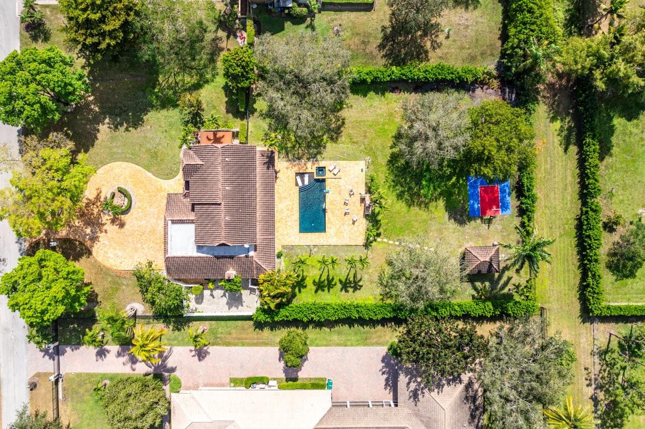 6335 NW 75th Way
